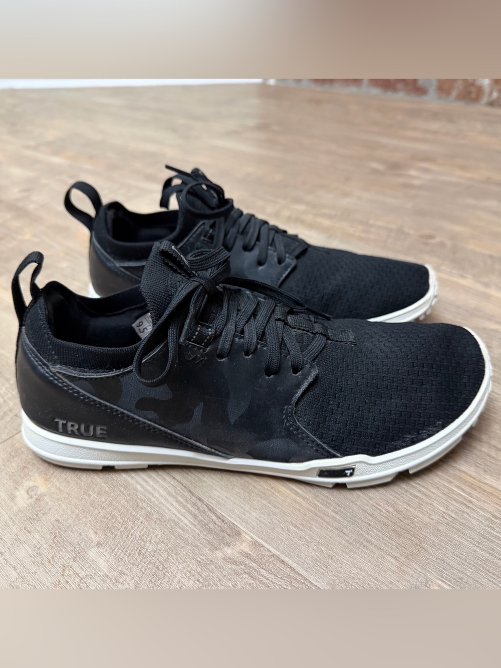 True Links Spikeless Black Camouflage Mens Golf Shoes Size 9.5